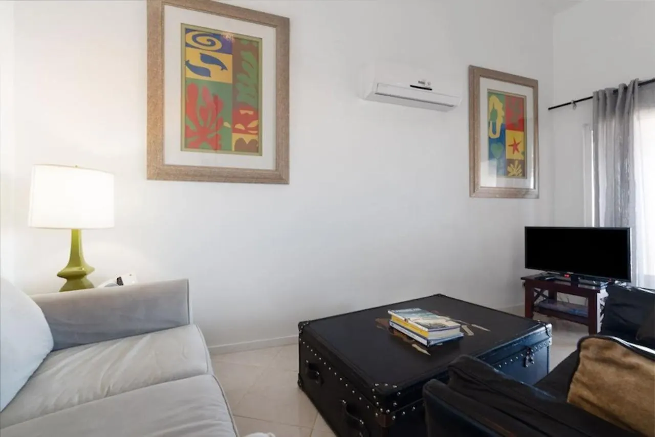 St James. Lantana 36 . Beautiful 2 Bed Apartment Saint James 0*,  Barbados